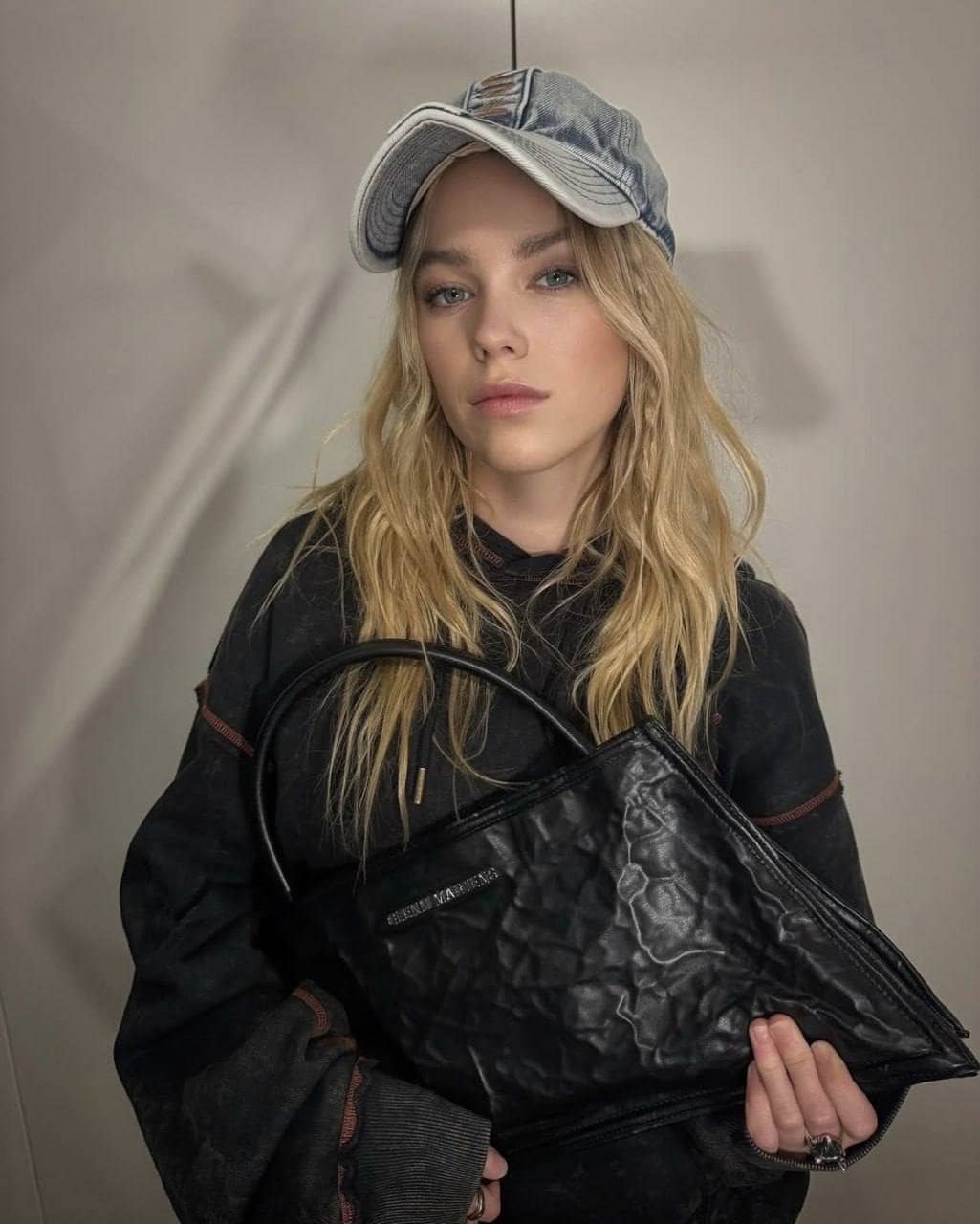 Милли Олкок на ивенте H&M