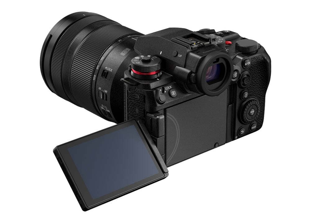 Поворотный дисплей Lumix S1 II