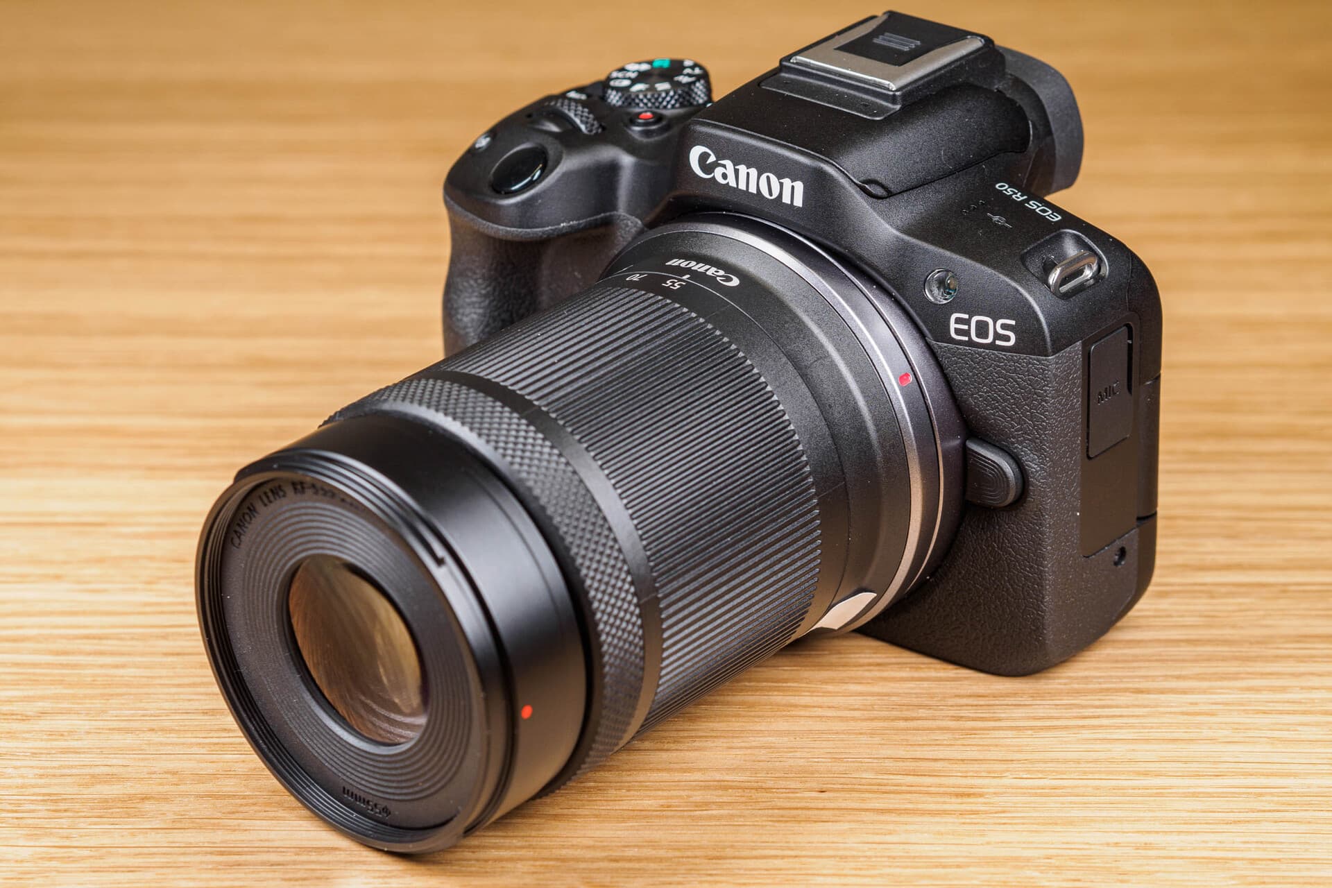 Canon EOS R50 с теле объективом RF-S 55-210mm F5-7.1 IS STM