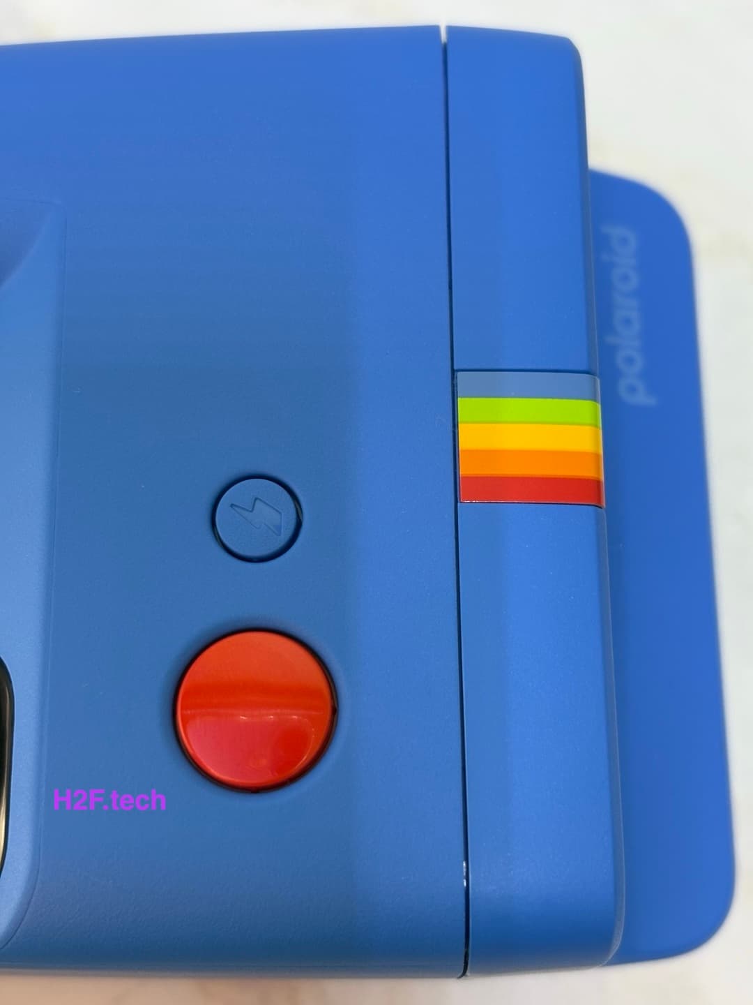 Кнопка вспышки и спуска