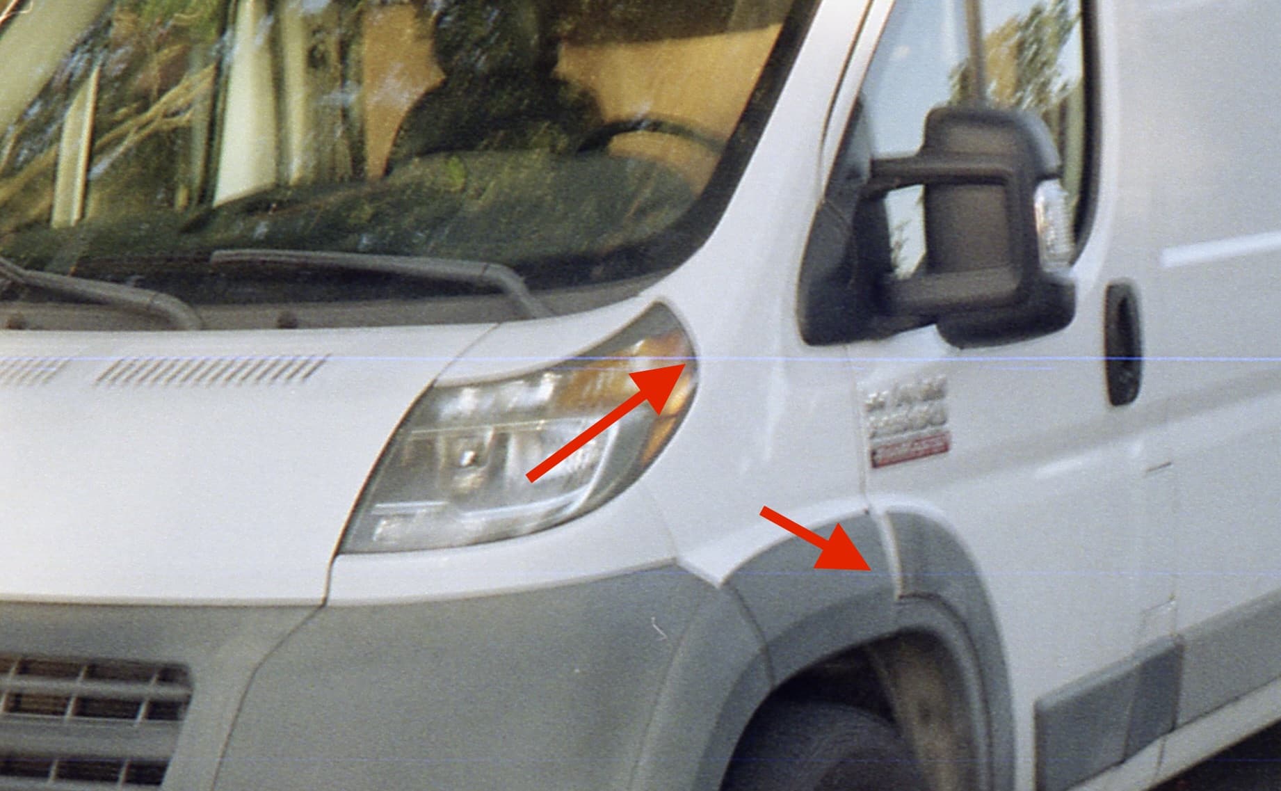 Царапина на другом кадре плёнки