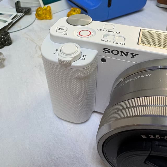 Sony ZV-E10 белый