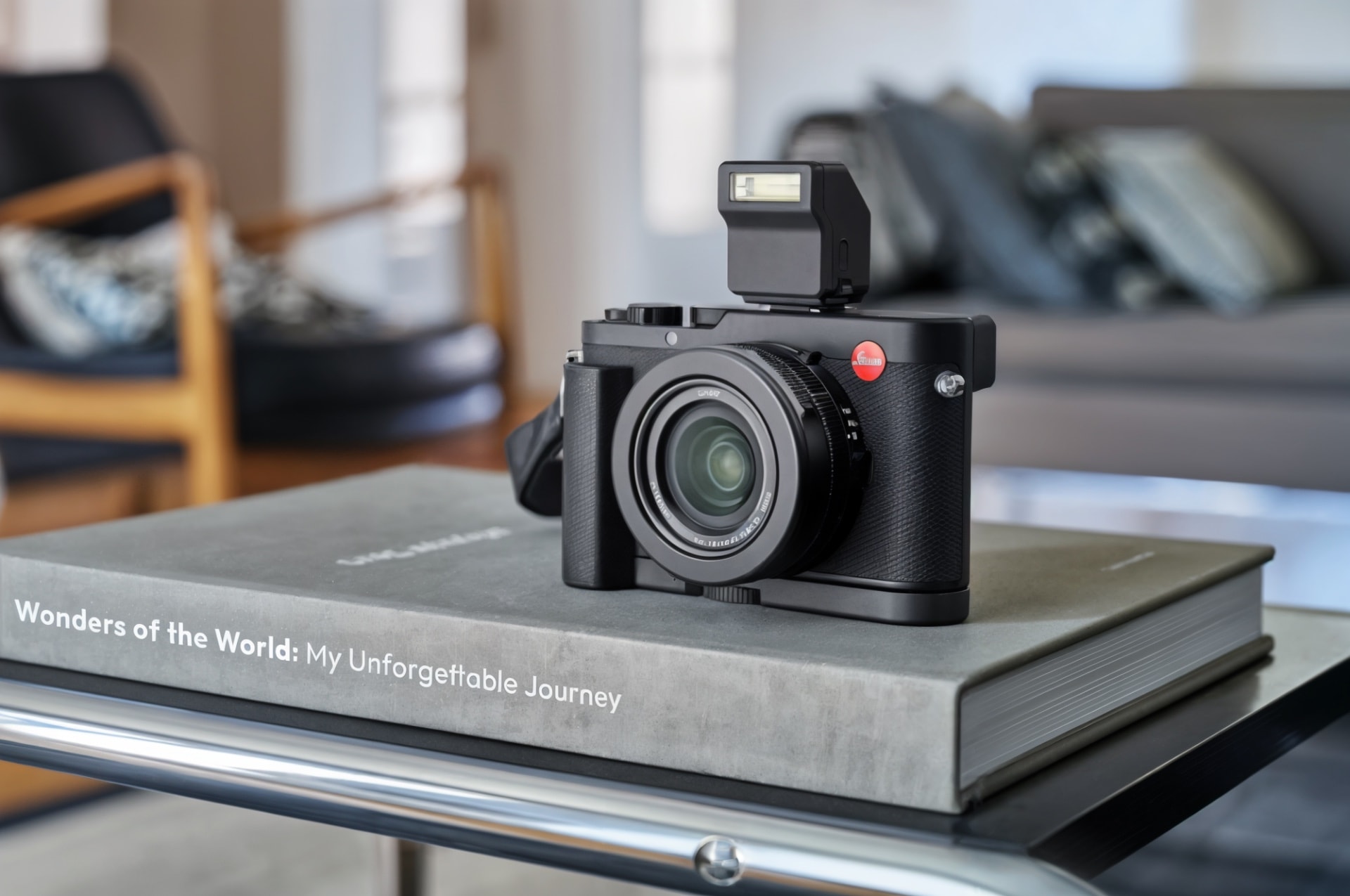 Компактная камера Leica D-Lux 8