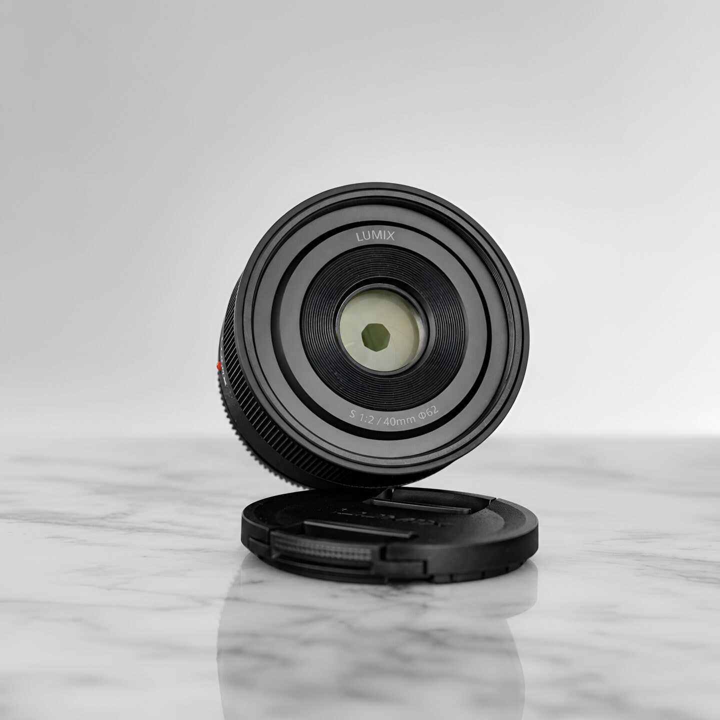 Lumix S 40mm f/2 передняя линза