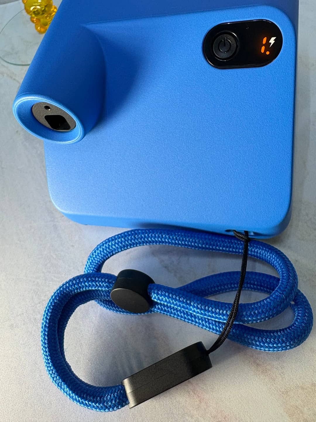 Видоискатель, кнопка включения и мини-дисплей с включённой двойной экспозицией