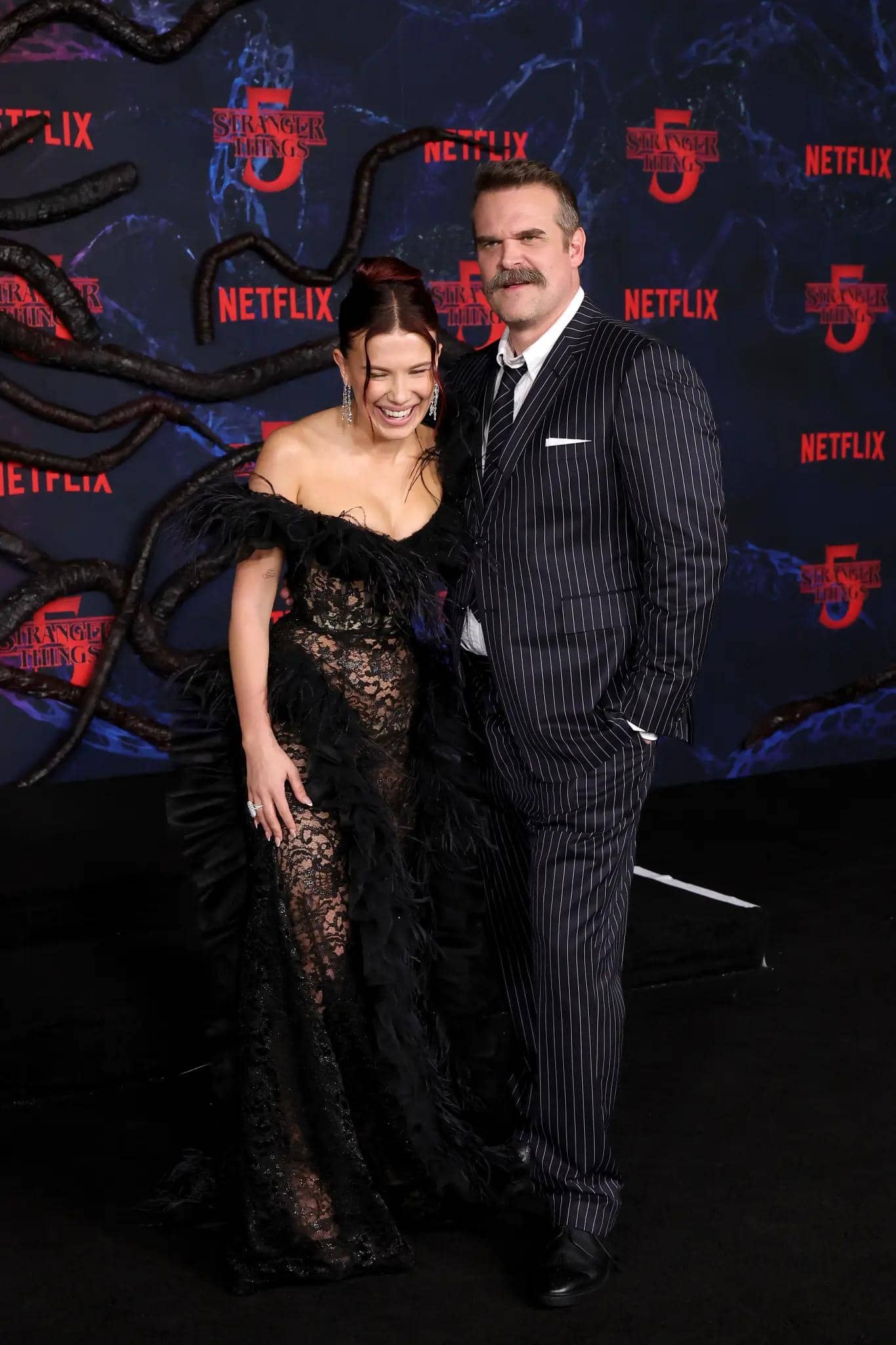 Харбор и Бобби Браун прощаются с «Очень странными делами»