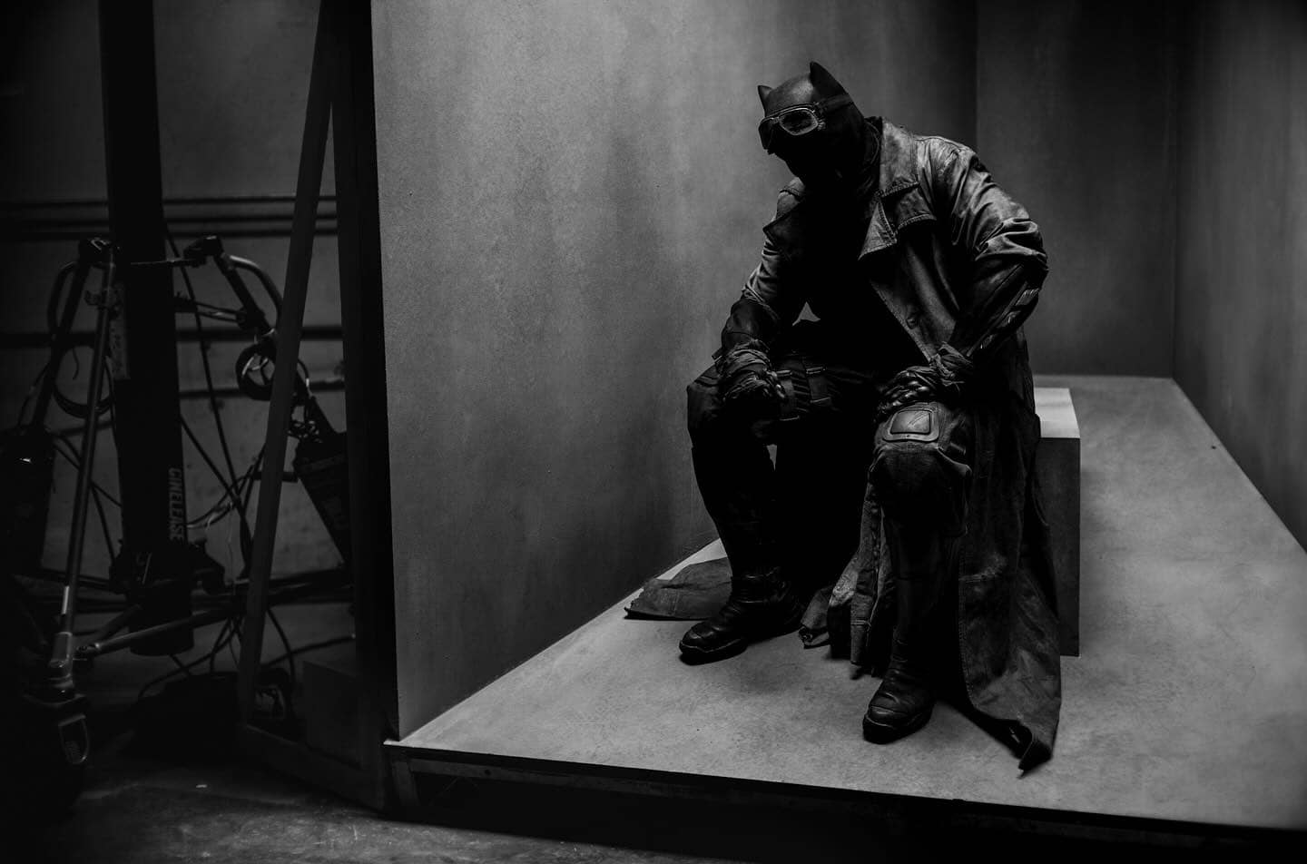 Batman Зака Снайдера на Leica Monochrom