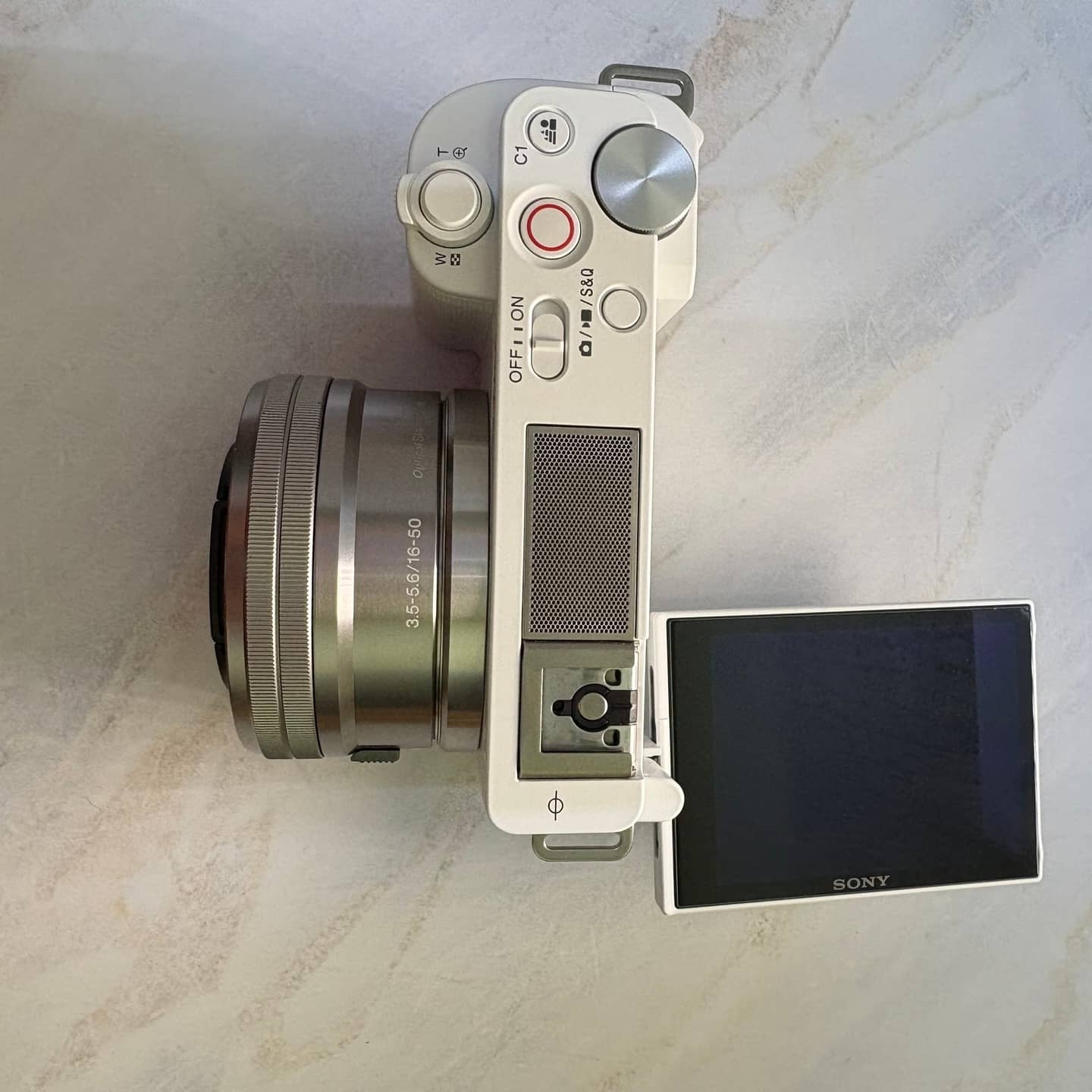 Sony ZV-E10 сверху