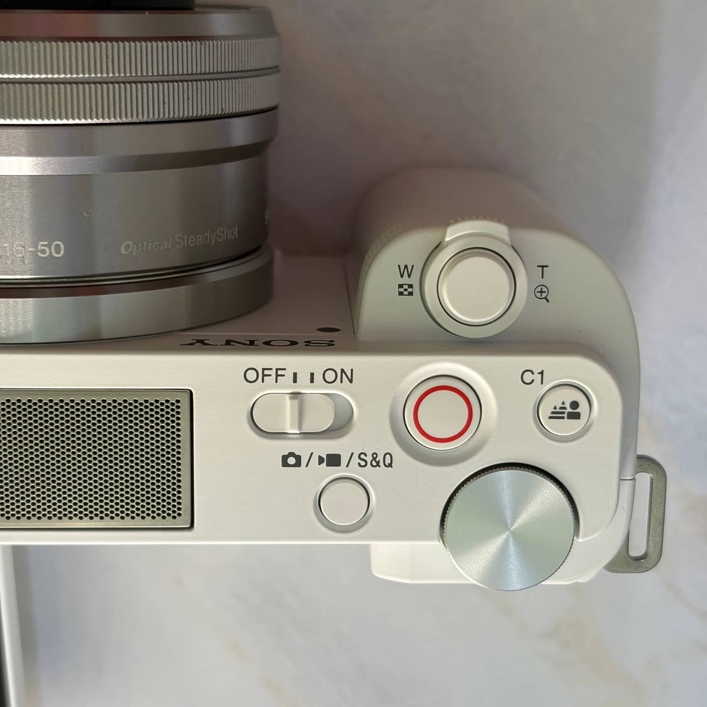 Sony ZV-E10 сверху